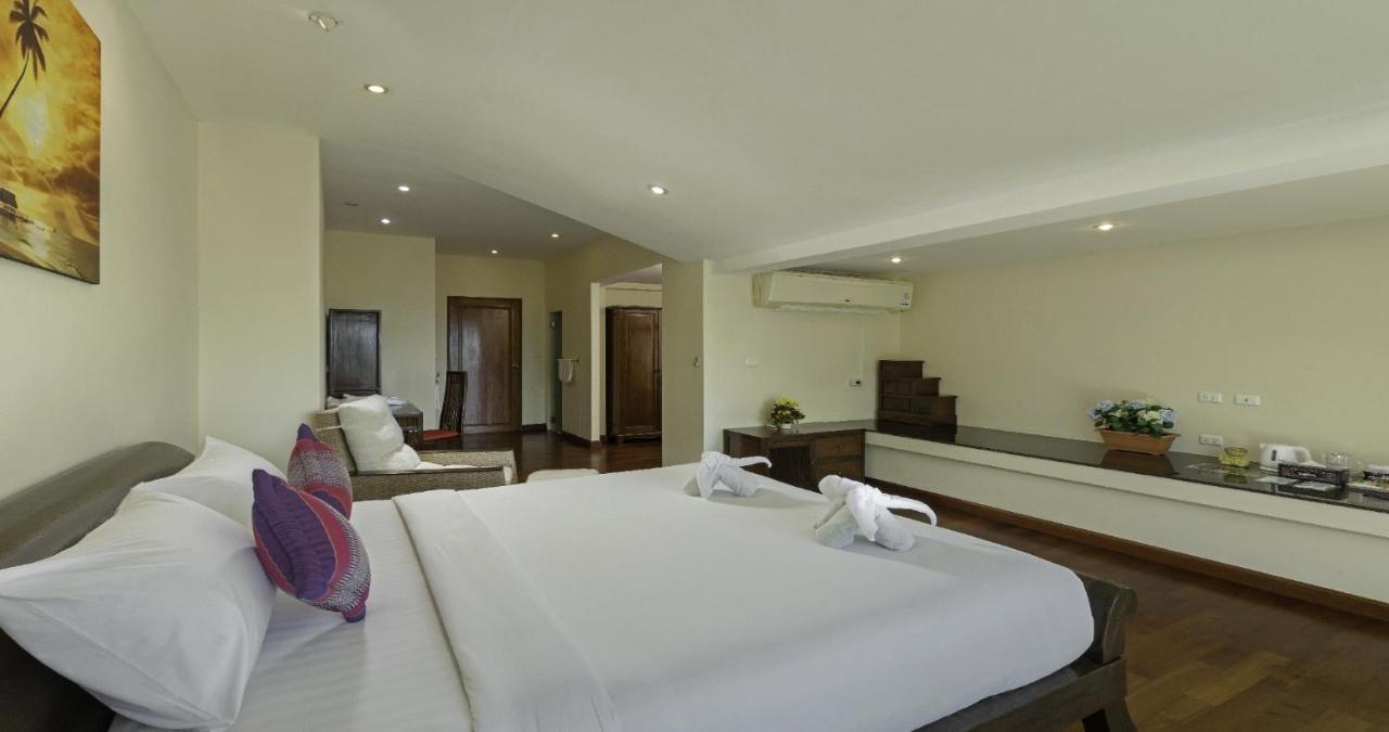 Villa Yoosook Patong Esterno foto