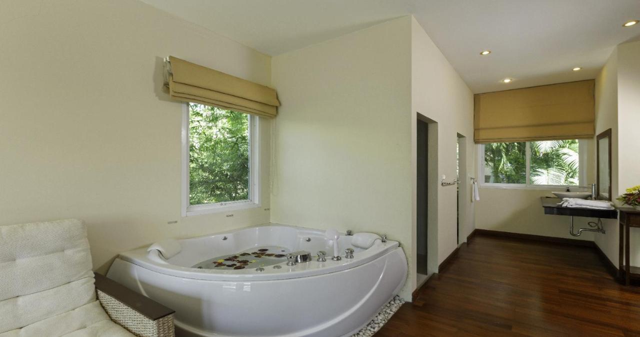 Villa Yoosook Patong Esterno foto